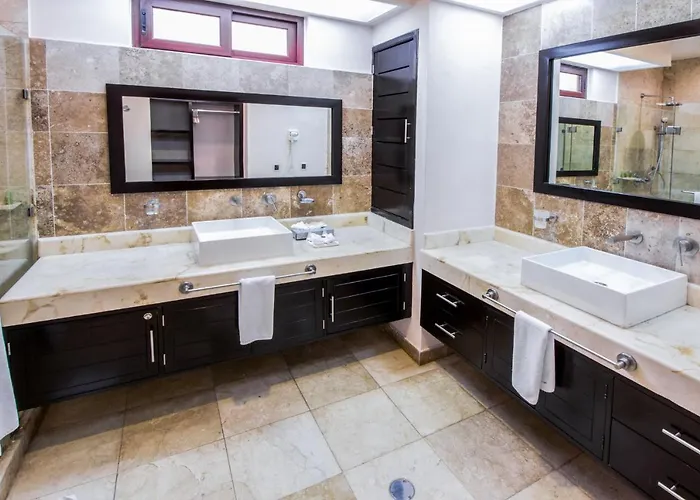 Apartment Ocean Front Ph 3 Bedrooms High Floor At El Faro By Dpm *