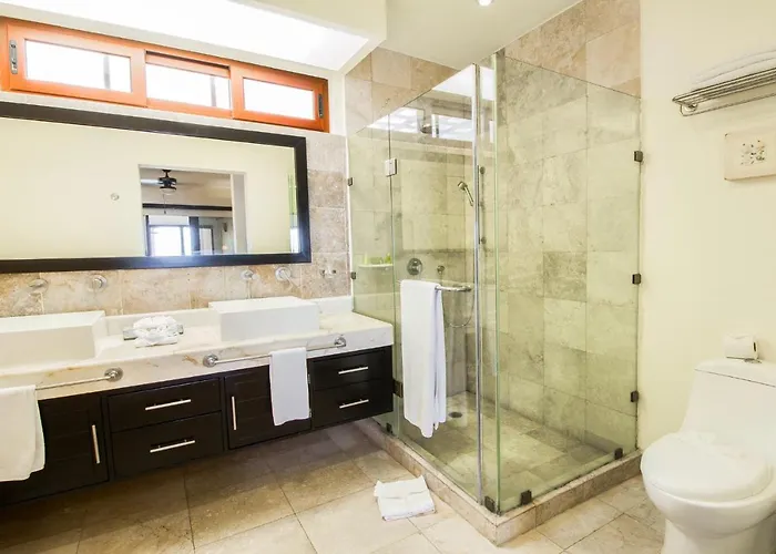 Ocean Front Ph 3 Bedrooms High Floor At El Faro By Dpm Apartment